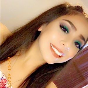 Meet your Posher, Alejandra